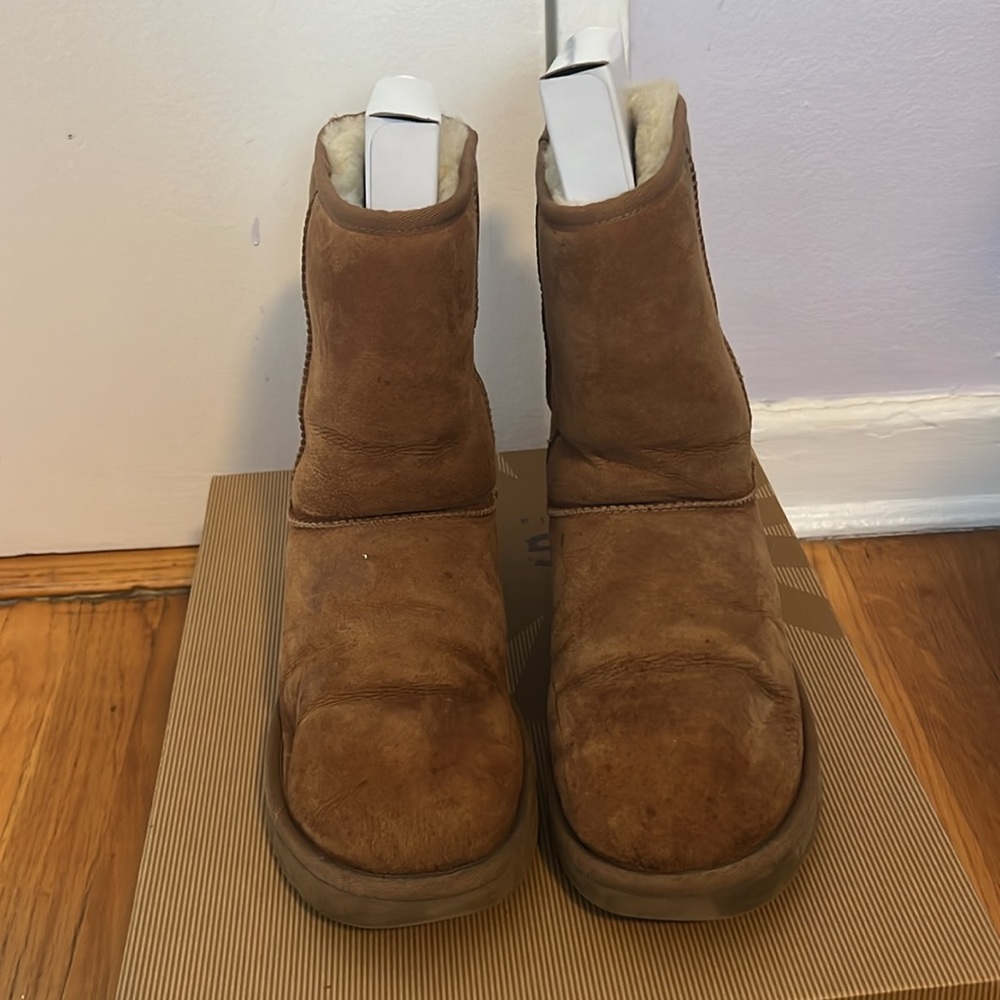 UGG CLASSIC SHORT CHESTNUT